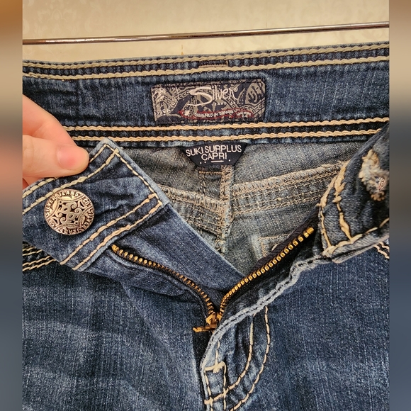 Silver Capris - Picture 4 of 11